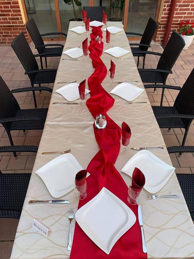 Jolan Pension & Restaurant Cicov Экстерьер фото