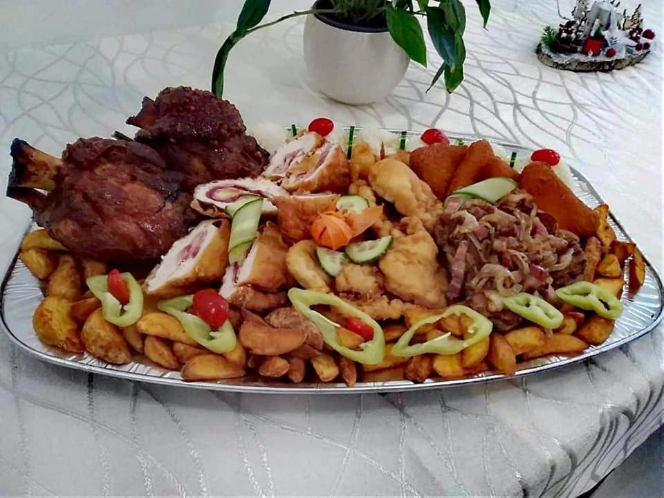 Jolan Pension & Restaurant Cicov Экстерьер фото