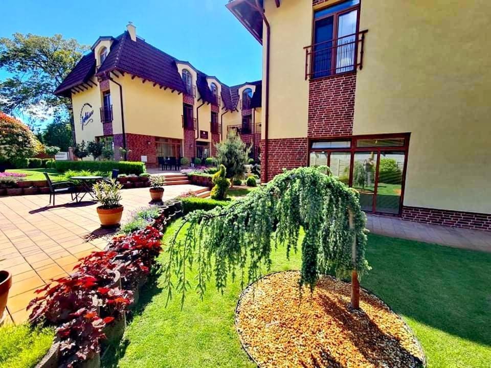 Jolan Pension & Restaurant Cicov Экстерьер фото