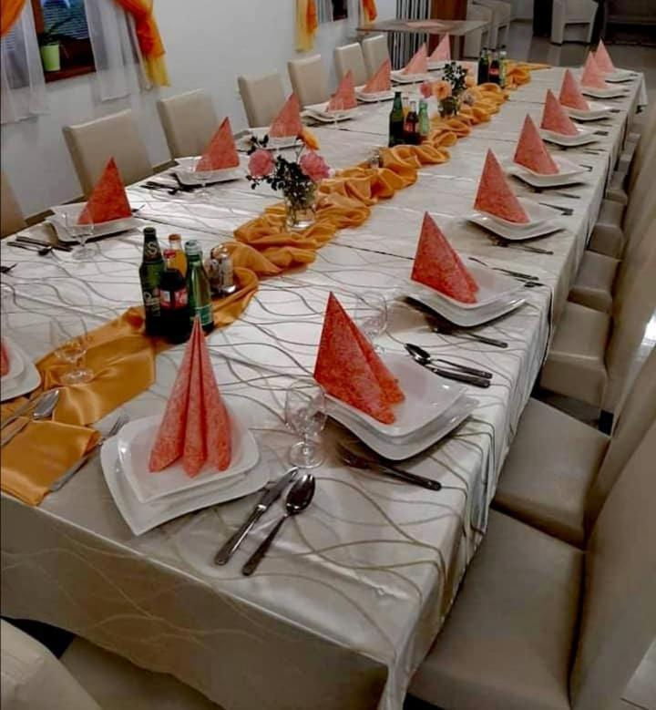 Jolan Pension & Restaurant Cicov Экстерьер фото