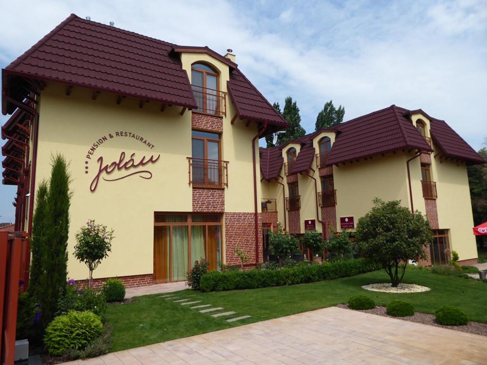 Jolan Pension & Restaurant Cicov Экстерьер фото