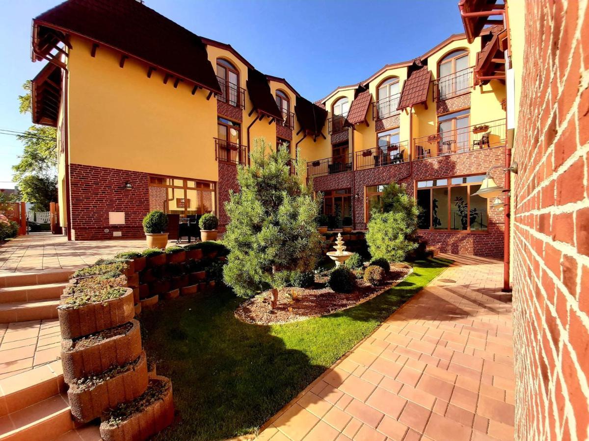 Jolan Pension & Restaurant Cicov Экстерьер фото