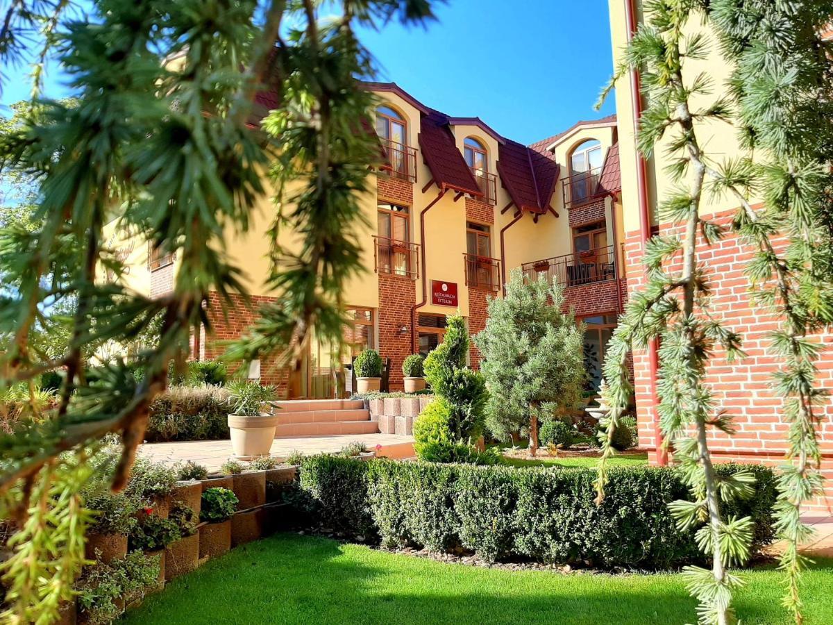 Jolan Pension & Restaurant Cicov Экстерьер фото