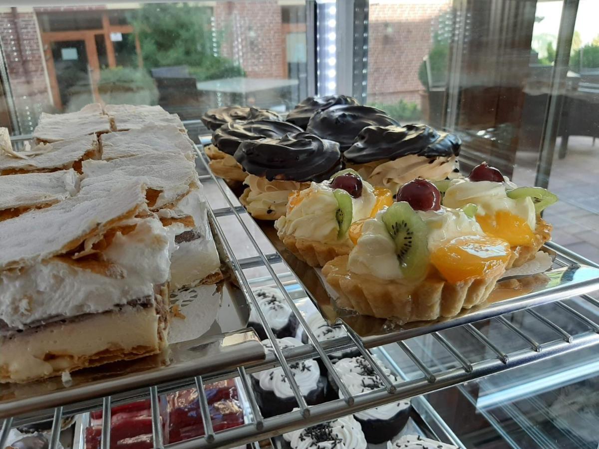 Jolan Pension & Restaurant Cicov Экстерьер фото